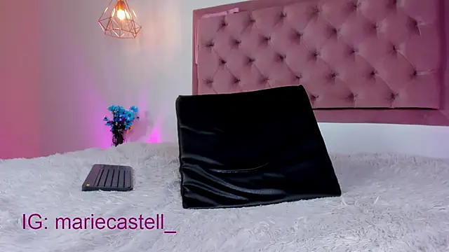 Marie Castelzc online show from March 2025 04:42:02 PM