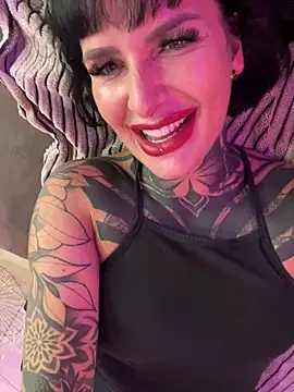 InkedBiitch online show from October 2025 02:47:01 PM