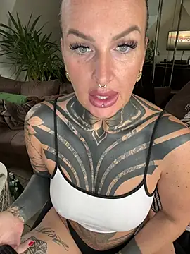 InkedBiitch online show from April 2026 06:37:02 AM