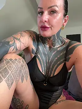 Snapshot of InkedBiitch chatting on June 2026 06:19:02 AM InkedBiitch online show from June 2026 06:19:02 AM