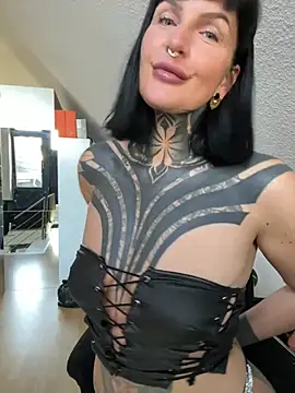 InkedBiitch online show from May 2026 05:32:02 PM
