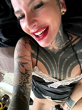 InkedBiitch online show from October 2025 08:05:01 AM