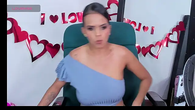 MaiaPetitte  online show from February 2026 11:57:01 PM