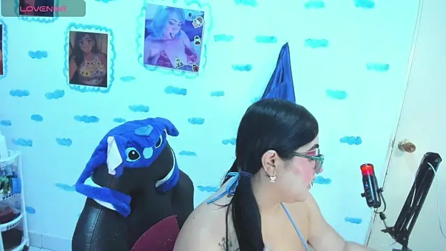 OnlyBluex online show from December 2025 02:04:02 AM