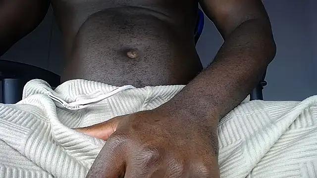 Snapshot of MAXJONES_2 chatting on February 2026 06:41:01 PM MAXJONES 2 online show from February 2026 06:41:01 PM