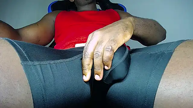 MAXJONES 2 online show from May 2026 01:00:01 AM