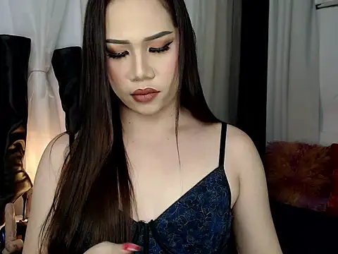 elise bloom69 online show from October 2025 05:42:02 PM