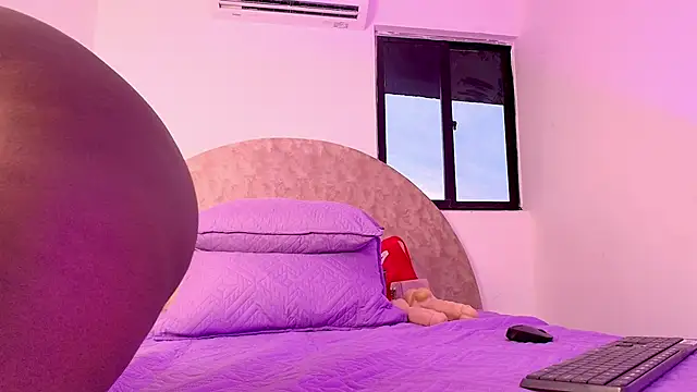  ebony-queen  online show from November 2025 12:00:02 PM