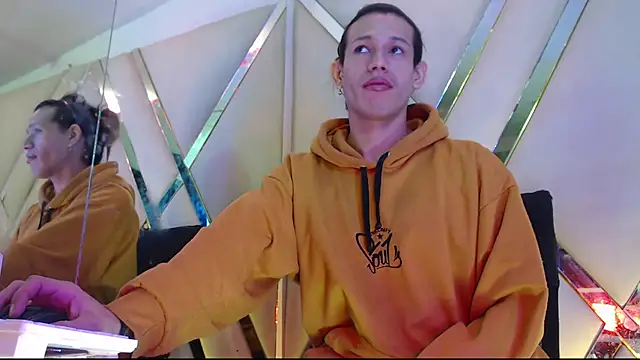 StefyFerrer online show from October 2025 02:34:02 AM