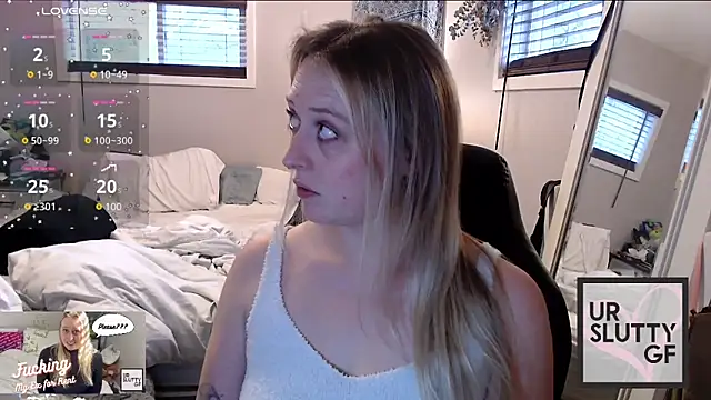 Snapshot of ursluttygf chatting on December 2024 03:16:02 PM ursluttygf online show from December 2024 03:16:02 PM