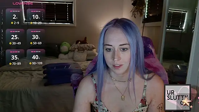 Snapshot of ursluttygf chatting on May 2026 04:01:01 PM ursluttygf online show from May 2026 04:01:01 PM