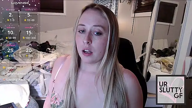 Snapshot of ursluttygf chatting on December 2024 04:41:01 AM ursluttygf online show from December 2024 04:41:01 AM