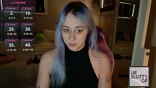 Snapshot of ursluttygf chatting on May 2026 03:19:02 PM ursluttygf online show from May 2026 03:19:02 PM