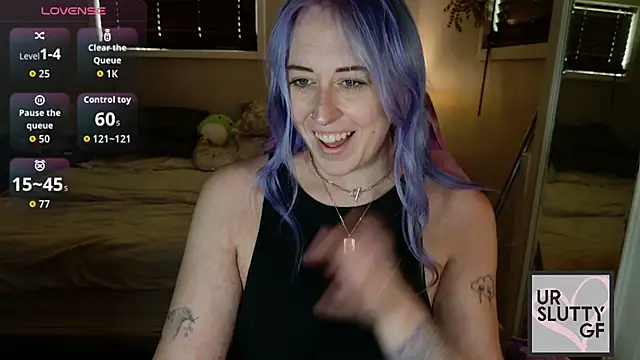 Snapshot of ursluttygf chatting on May 2026 04:35:01 PM ursluttygf online show from May 2026 04:35:01 PM