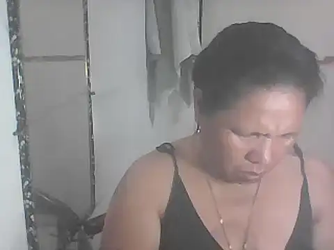 Snapshot of hotwet_mama4uxx chatting on March 2025 01:27:02 PM hotwet mama4uxx online show from March 2025 01:27:02 PM