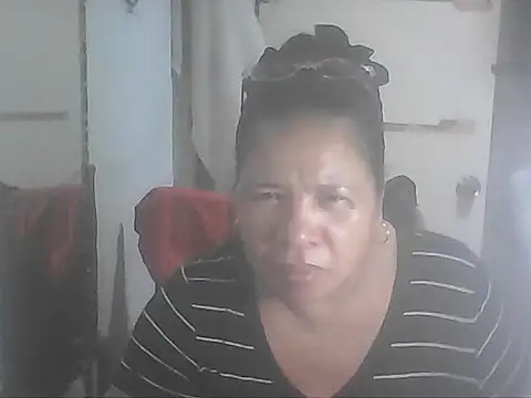 Snapshot of hotwet_mama4uxx chatting on October 2025 11:28:02 PM hotwet mama4uxx online show from October 2025 11:28:02 PM