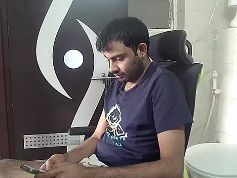 Snapshot of king_kong_india1 chatting on January 2026 05:33:01 AM king kong india1 online show from January 2026 05:33:01 AM