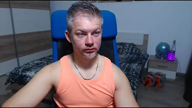 RobbyShawz online show from November 2025 05:10:02 AM