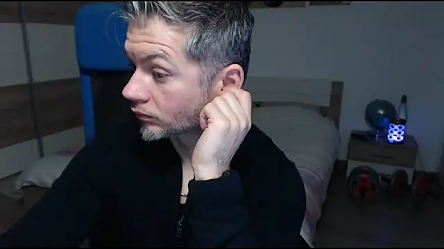 Snapshot of RobbyShawz chatting on February 2025 09:34:02 AM RobbyShawz online show from February 2025 09:34:02 AM