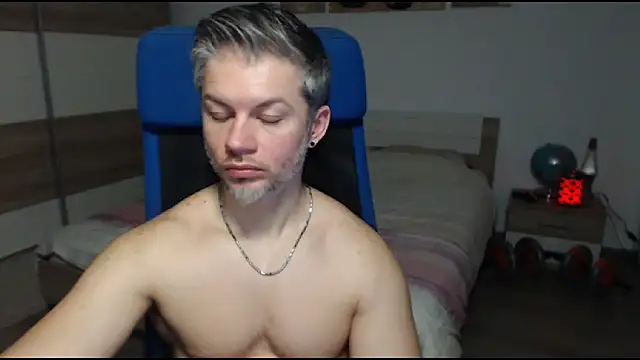 Snapshot of RobbyShawz chatting on February 2025 10:07:02 AM RobbyShawz online show from February 2025 10:07:02 AM