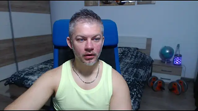 RobbyShawz online show from October 2025 05:48:01 AM