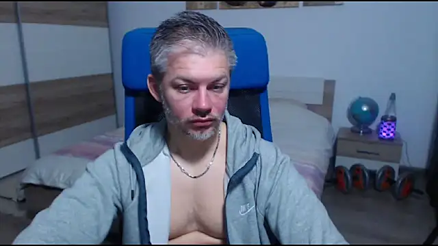 RobbyShawz online show from November 2025 06:03:02 AM