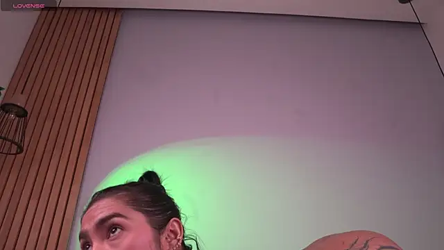 Snapshot of mia-reeves chatting on May 2026 06:34:02 PM mia-reeves online show from May 2026 06:34:02 PM