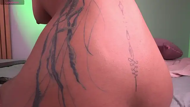 mia-reeves online show from April 2026 02:52:01 PM