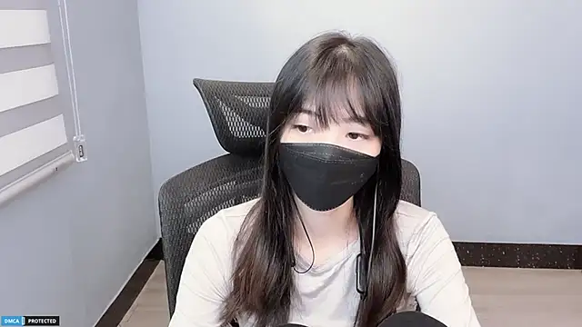 Ayase momo online show from December 2024 09:30:02 PM