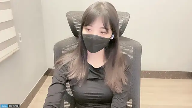 Ayase momo online show from December 2024 04:34:01 PM