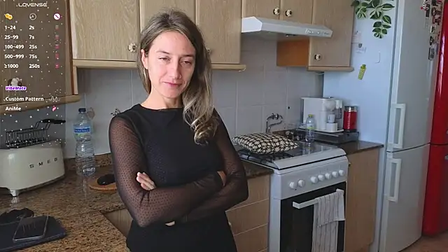 Snapshot of Lunamix chatting on March 2025 04:02:01 PM Lunamix online show from March 2025 04:02:01 PM