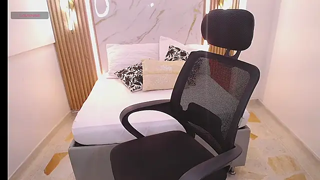 Anthonela love  online show from April 2026 07:33:01 PM