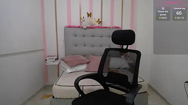 Anthonela love  online show from October 2025 07:02:01 PM