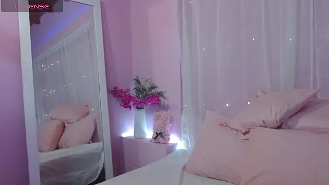 Snapshot of Sweetcristin chatting on July 2026 01:27:01 AM Sweetcristin online show from July 2026 01:27:01 AM