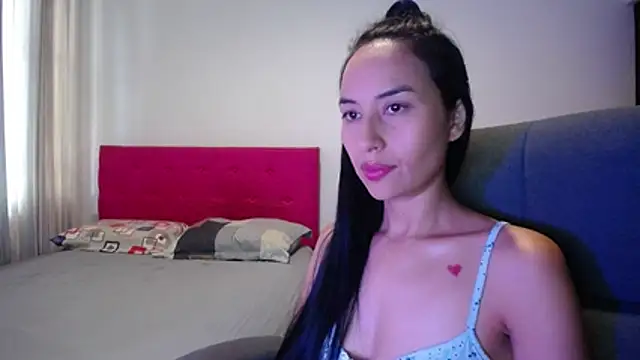 LisaRiveraxxx online show from February 2026 07:02:01 PM