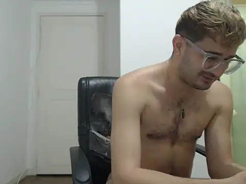 Snapshot of peterannaud chatting on January 2025 11:02:01 AM peterannaud online show from January 2025 11:02:01 AM