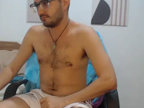 Snapshot of peterannaud chatting on November 2025 12:20:01 PM peterannaud online show from November 2025 12:20:01 PM