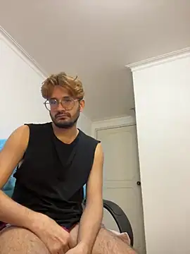 Snapshot of peterannaud chatting on September 2025 03:17:01 PM peterannaud online show from September 2025 03:17:01 PM