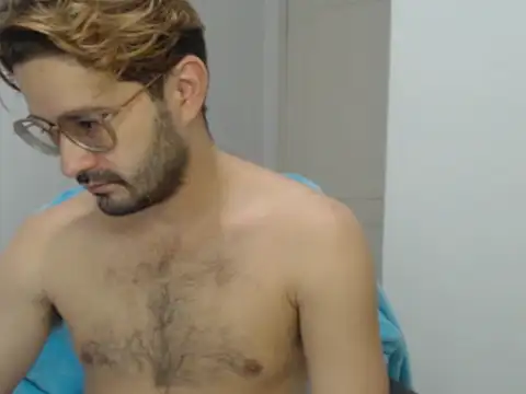 Snapshot of peterannaud chatting on September 2025 11:05:01 AM peterannaud online show from September 2025 11:05:01 AM