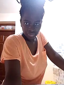 Snapshot of _cutemelania chatting on February 2025 12:14:02 PM  cutemelania online show from February 2025 12:14:02 PM