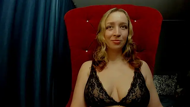 Snapshot of Eva_Rikchter chatting on October 2025 09:04:01 PM Eva Rikchter online show from October 2025 09:04:01 PM