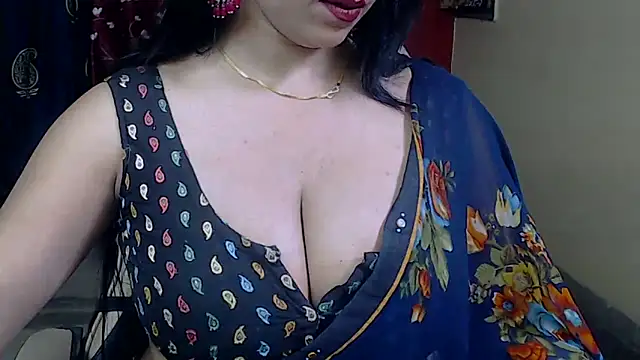 Snapshot of Naiaa-mylove chatting on March 2025 07:01:01 AM Naiaa-mylove online show from March 2025 07:01:01 AM