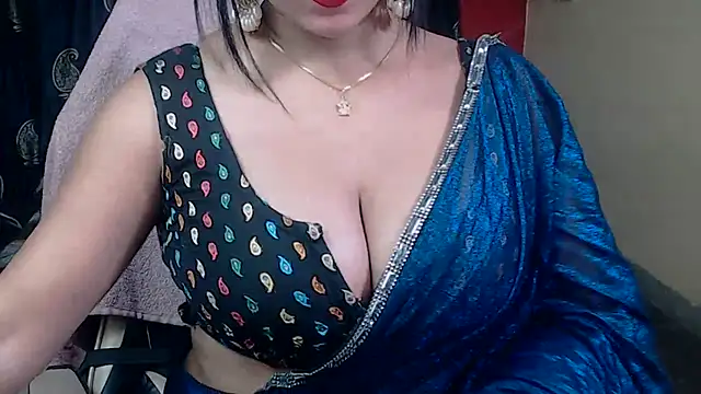 Snapshot of Naiaa-mylove chatting on January 2025 06:54:01 AM Naiaa-mylove online show from January 2025 06:54:01 AM