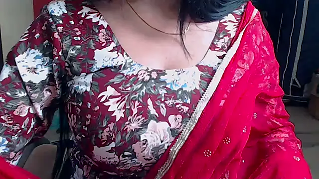 Snapshot of Naiaa-mylove chatting on December 2025 07:29:01 AM Naiaa-mylove online show from December 2025 07:29:01 AM