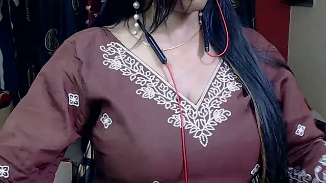 Snapshot of Naiaa-mylove chatting on September 2025 06:42:01 AM Naiaa-mylove online show from September 2025 06:42:01 AM