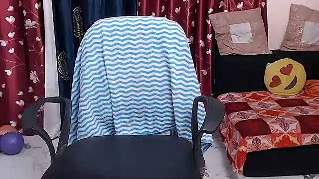 Naiaa-mylove online show from June 2026 06:57:01 AM