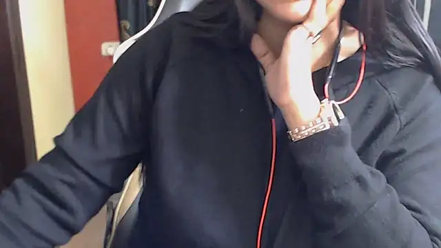 Naiaa-mylove online show from December 2025 10:06:01 AM