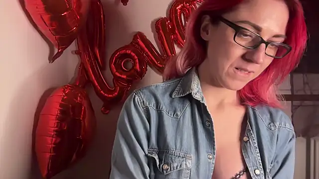 Snapshot of Nikky_Divine chatting on February 2025 08:09:02 PM Nikky Divine online show from February 2025 08:09:02 PM