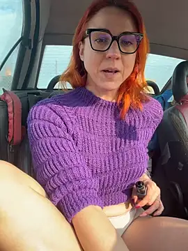 Nikky Divine online show from March 2026 02:54:02 PM