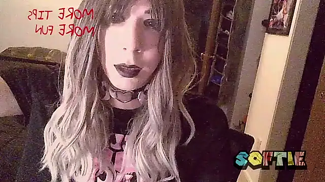 crystalxh online show from April 2026 11:34:02 PM